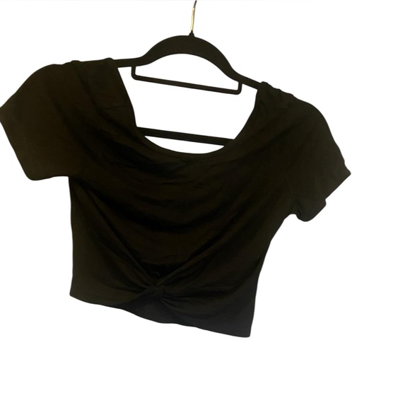 Beyond Yoga Tops - NWT Beyond Yoga cropped short sleeve top BLACK Size XS